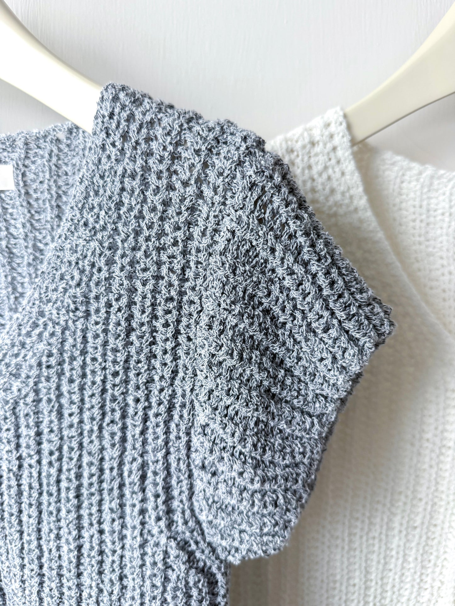 貝殼鈕前開叉線料上衣