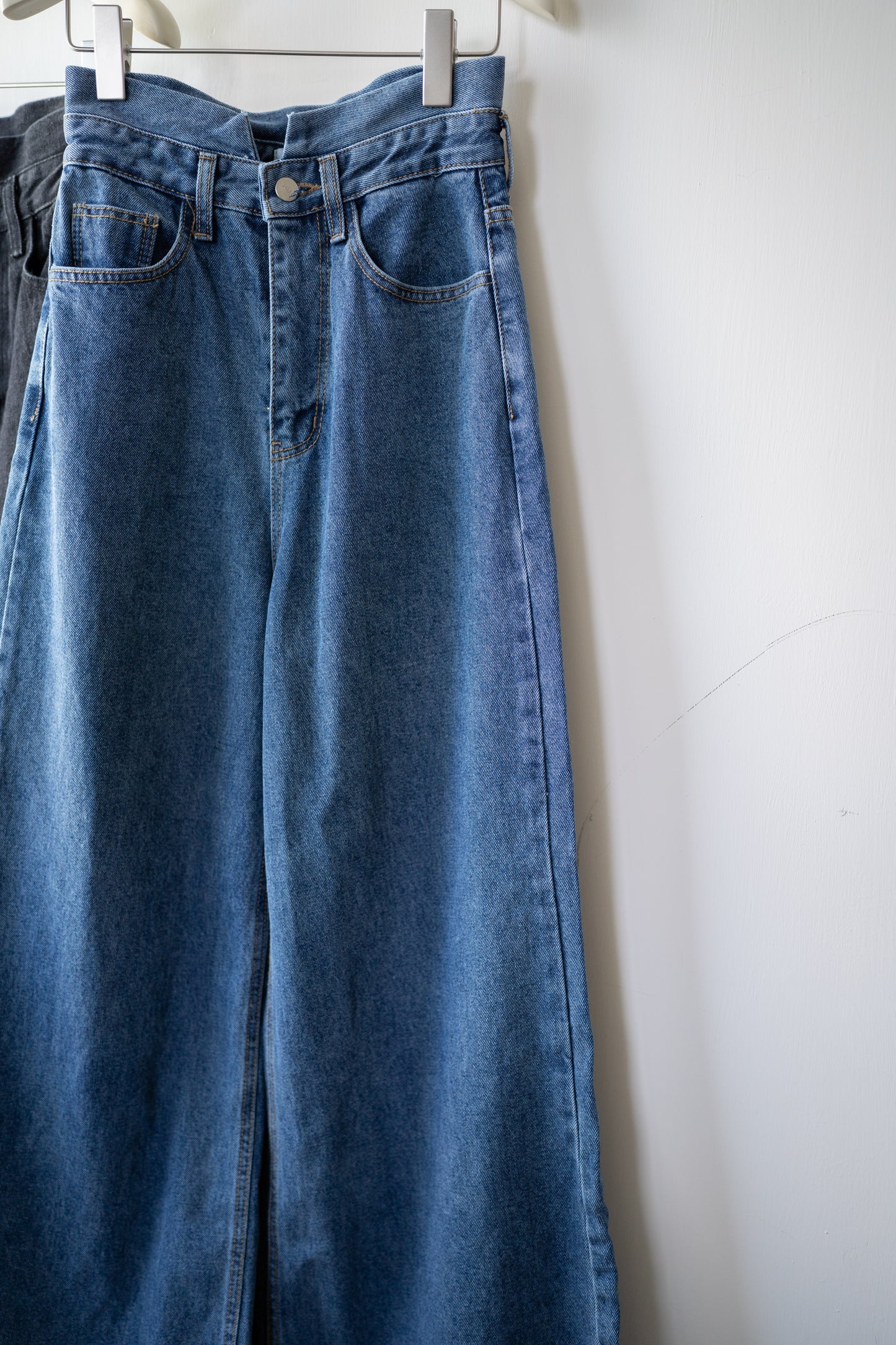 設計感超高腰闊腿牛仔褲