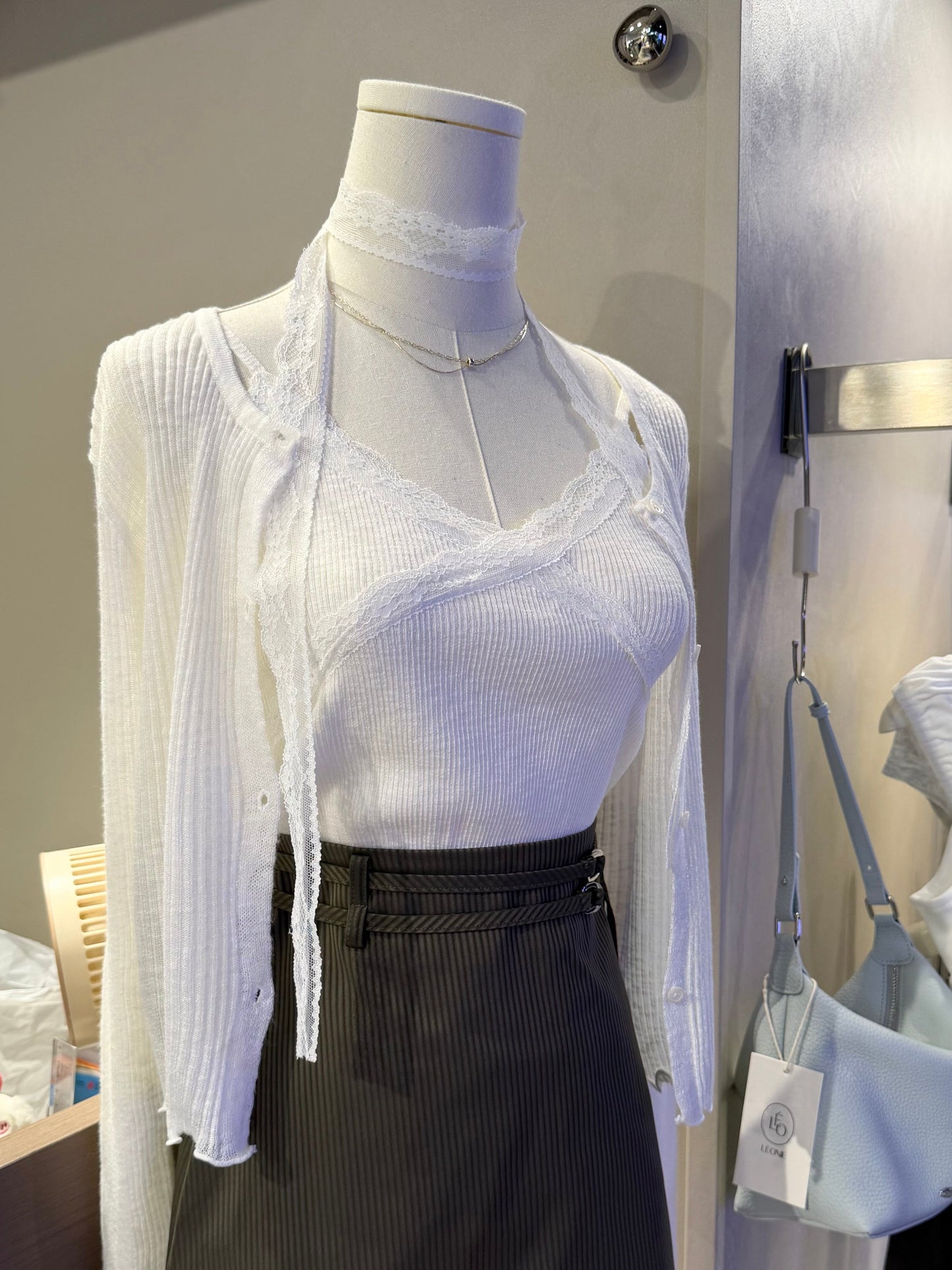 韓系蕾絲三件套 (cardigan, vest, lace)