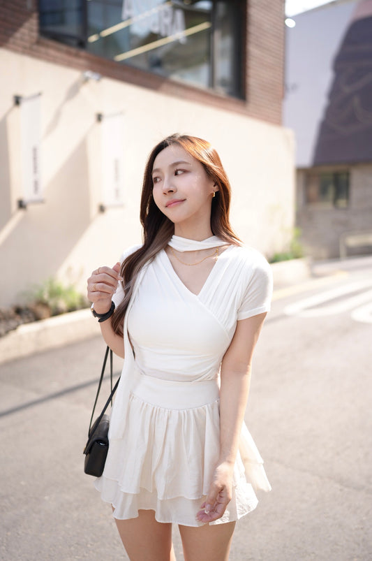 挷頸側V領修腰上衣