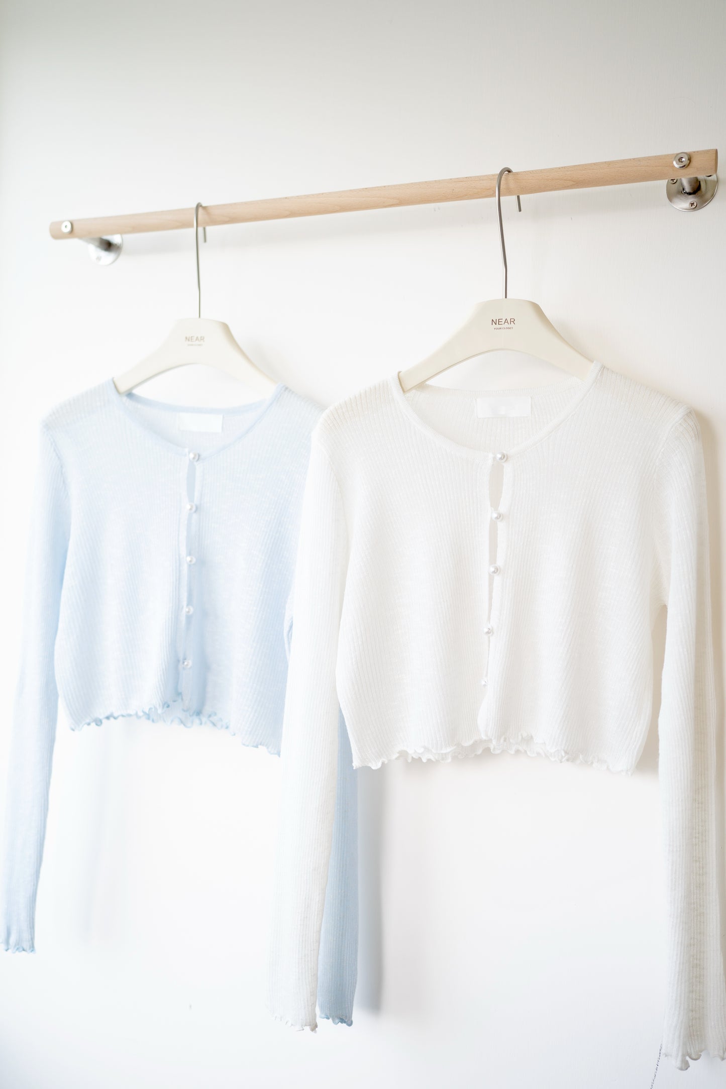 簡約珍珠鈕短款Cardigan