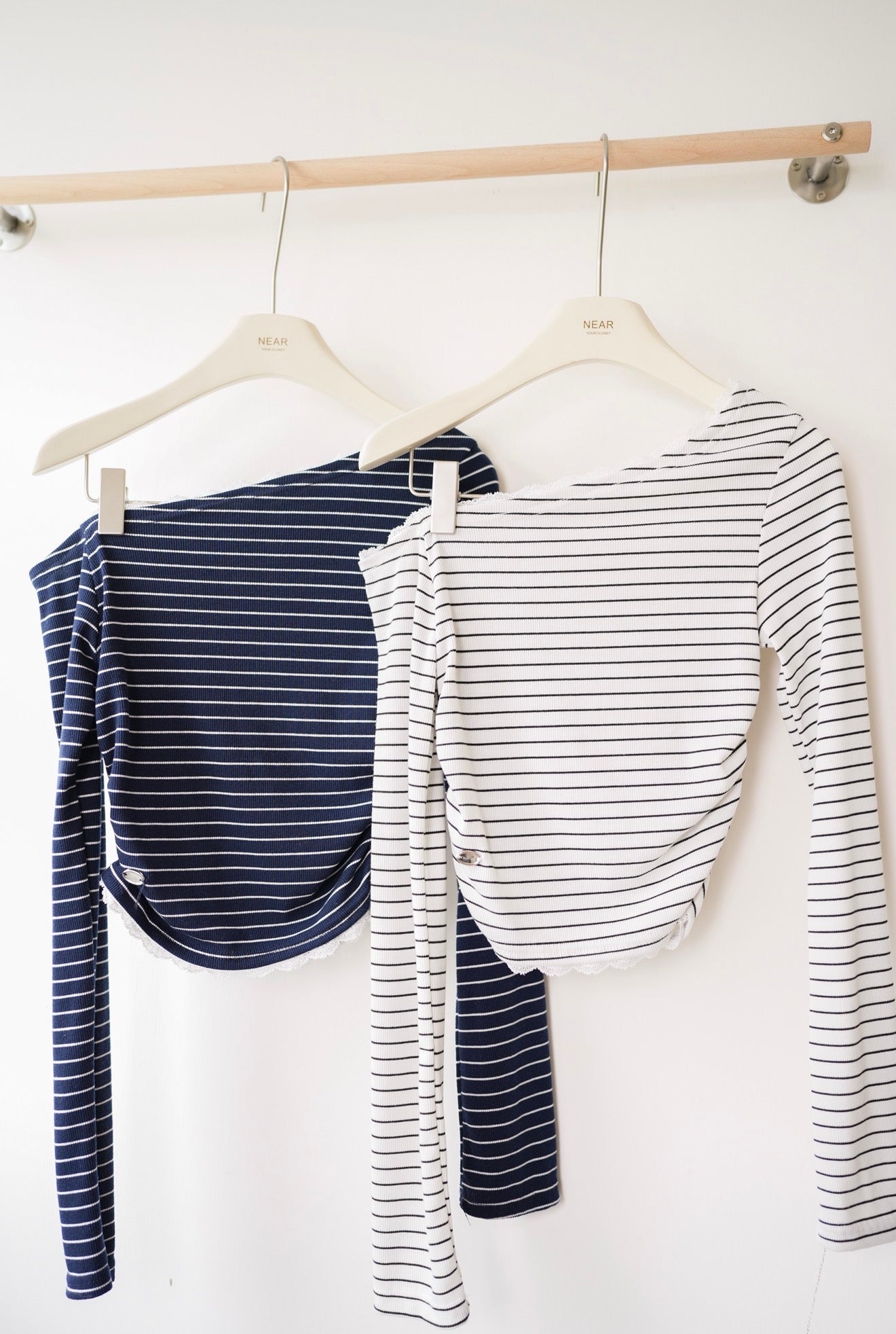 蕾絲橫間修腰上衣