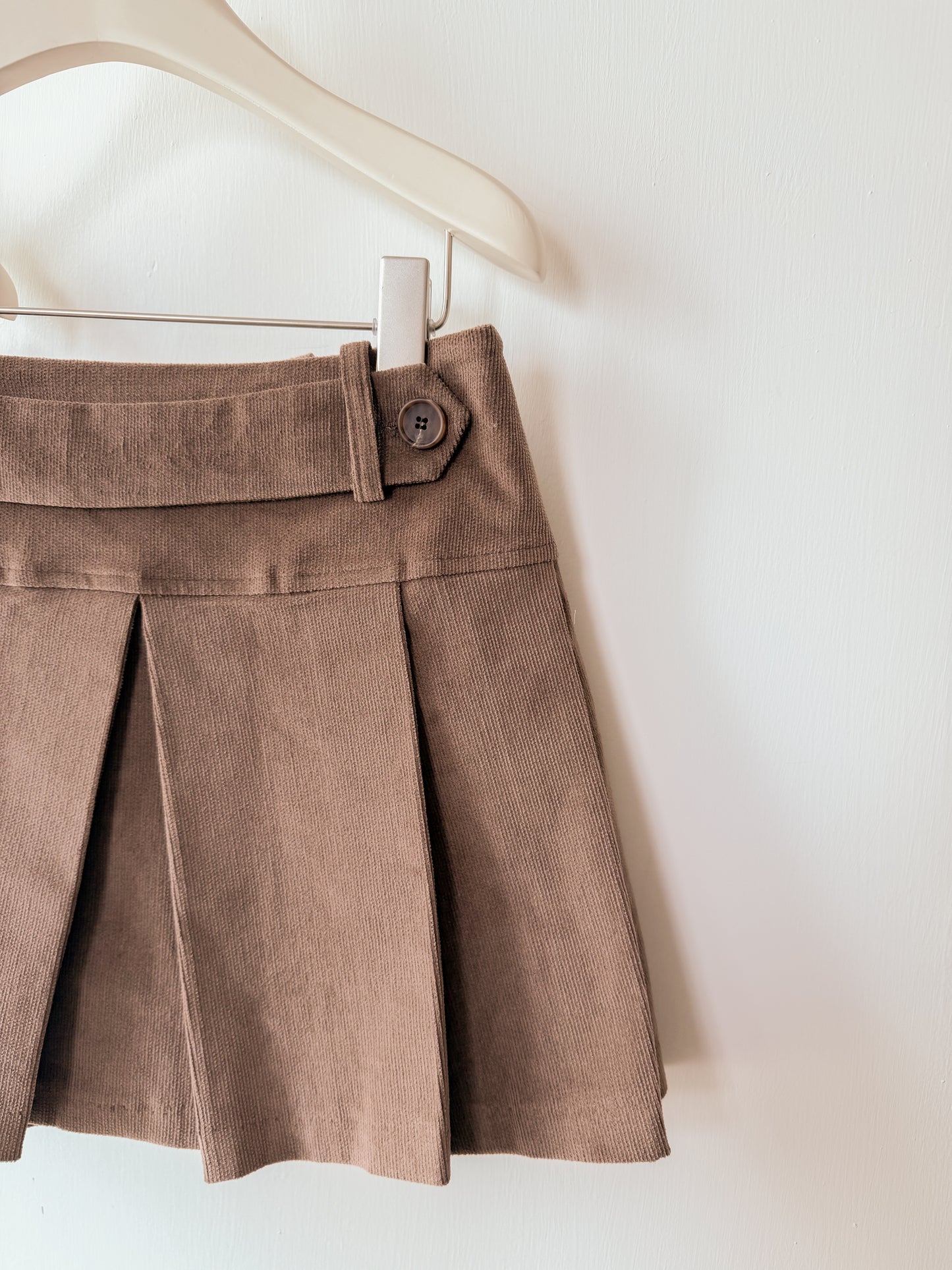 燈芯絨A字百摺短裙 (內有褲)